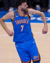 切特-霍姆格伦VS尼克斯：高效28分8篮板，6记三分助队取胜