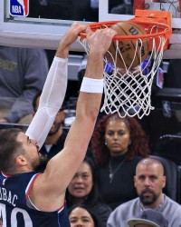 v站体育-快船此前拒绝绿军对祖巴茨报价：安芬尼·西蒙斯+1首轮+1互换