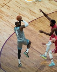 v体育-【现场】纵使身披紫金 克利夫兰依旧是勒布朗的城市