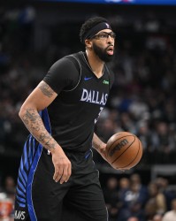 v站体育-纯玻璃？Stein列浓眉近期伤病：内收肌 眼睛 小腿 腹股沟 手韧带